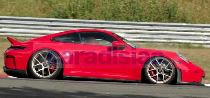 Porsche GT3 Touring оснащен спойлером в стиле «утиный хвост». Это будущая модификация или просто опция?